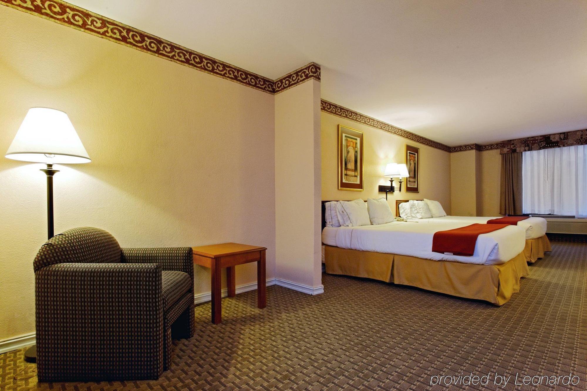 Holiday Inn Express North Tyler Exteriör bild