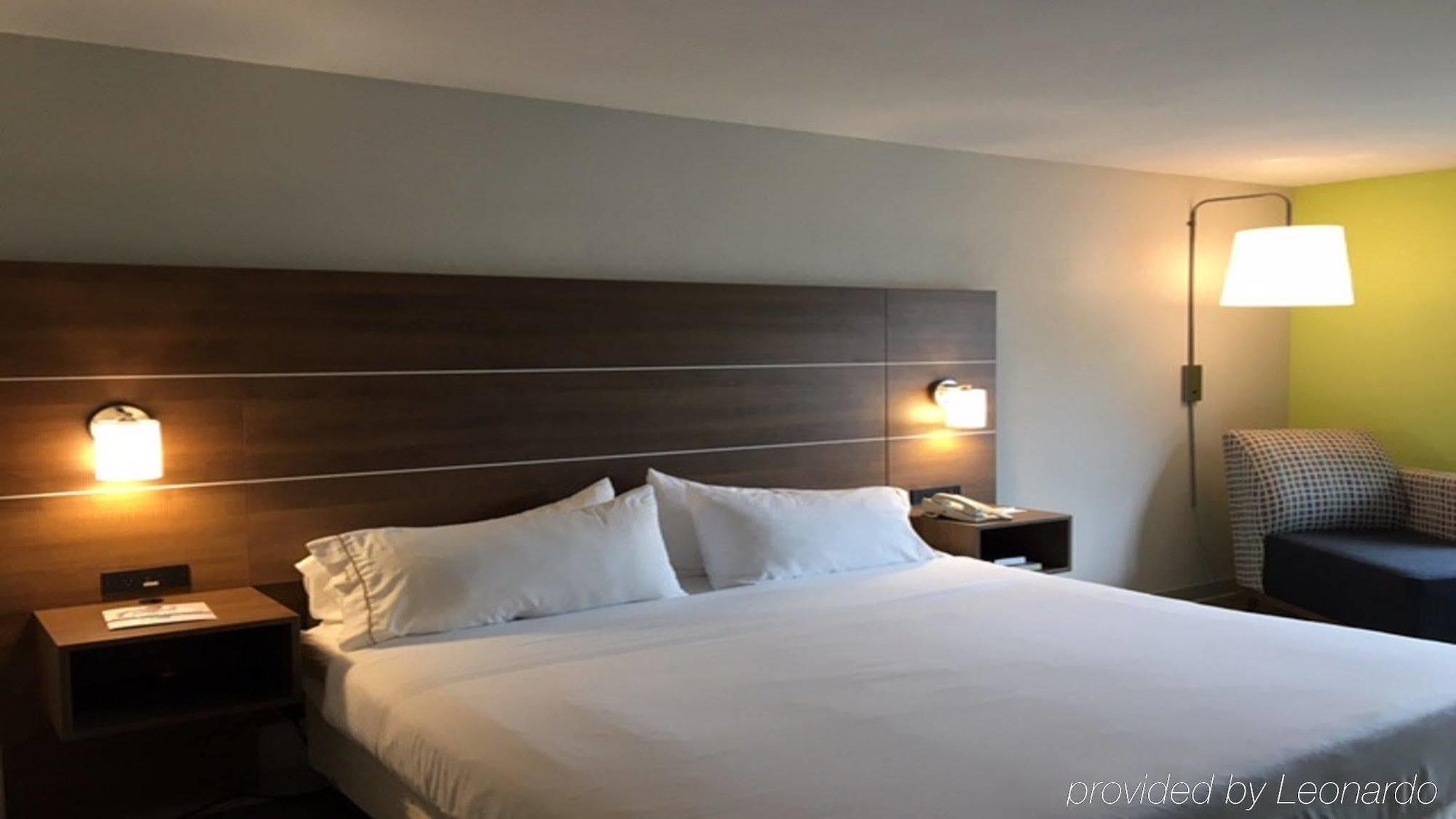 Holiday Inn Express North Tyler Exteriör bild
