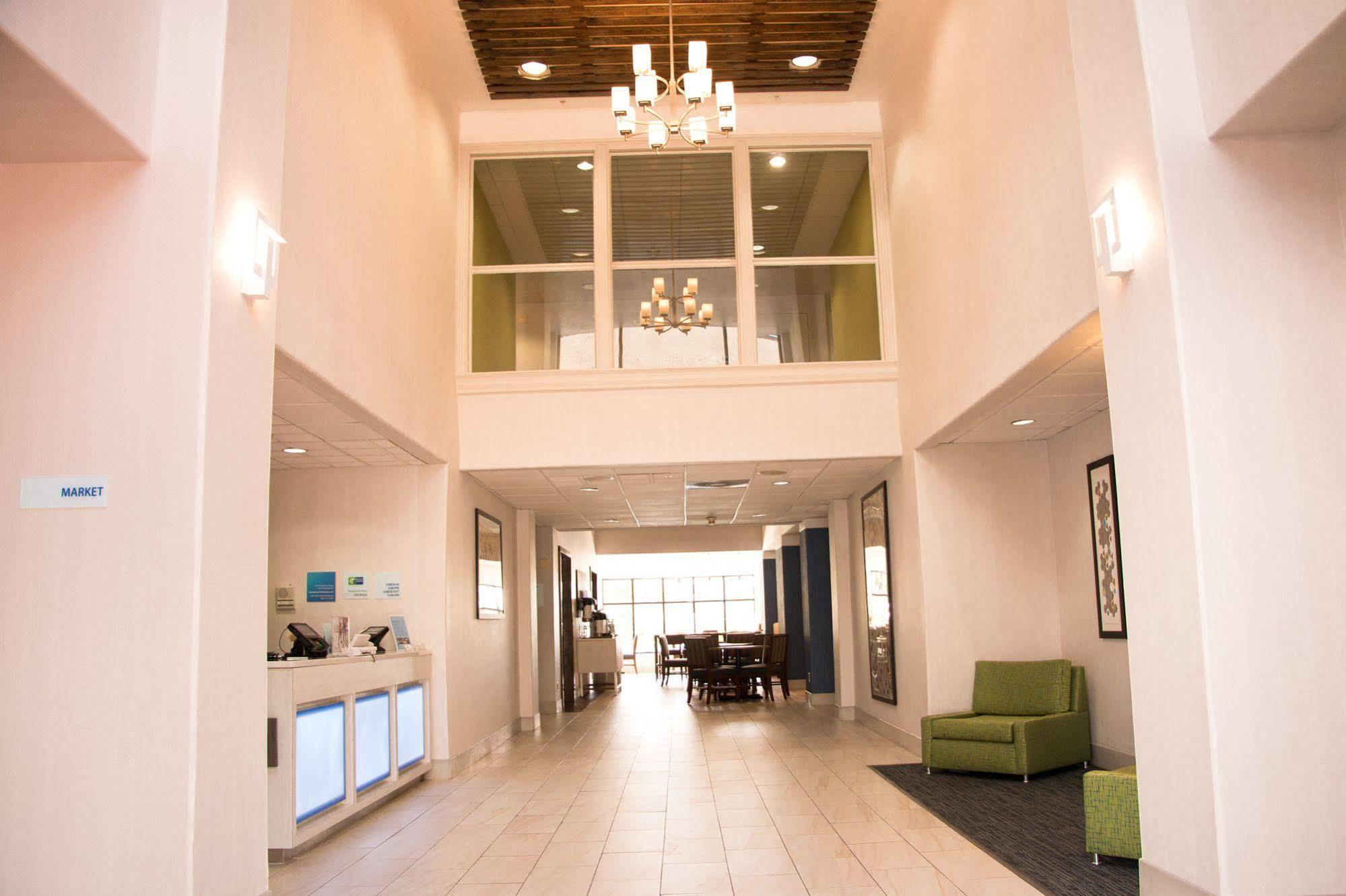 Holiday Inn Express North Tyler Exteriör bild